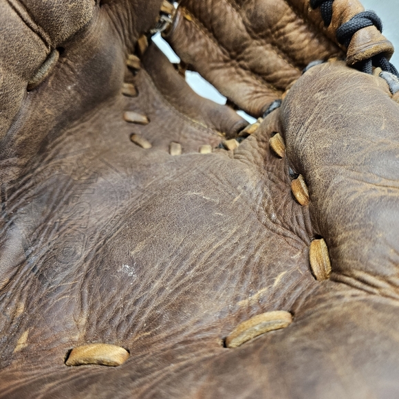 All-Star Catchers Mitt Men's Black/Brown Used Oil Softened.  Item is in used - Picture 9 of 12